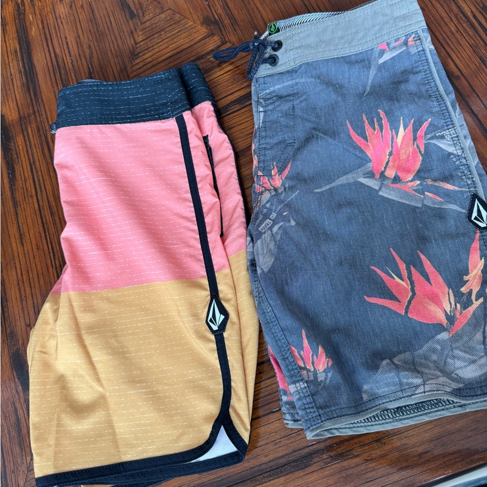 Volcom bundle - Picture 1 of 8
